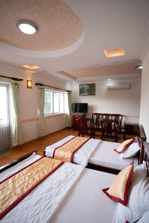 Hotel Khach San Bong Sen à Vi Thanh Extérieur photo