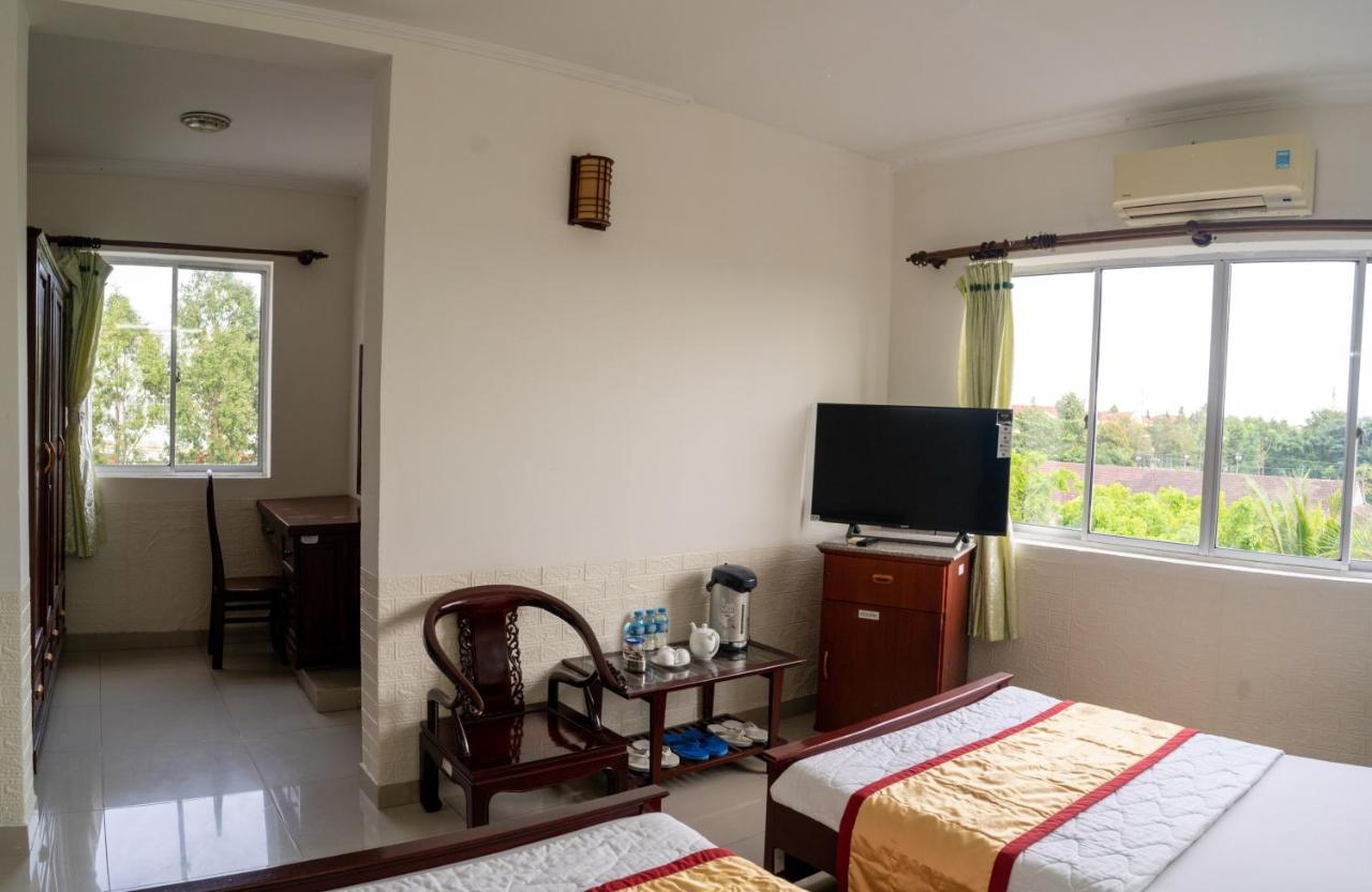 Hotel Khach San Bong Sen à Vi Thanh Extérieur photo