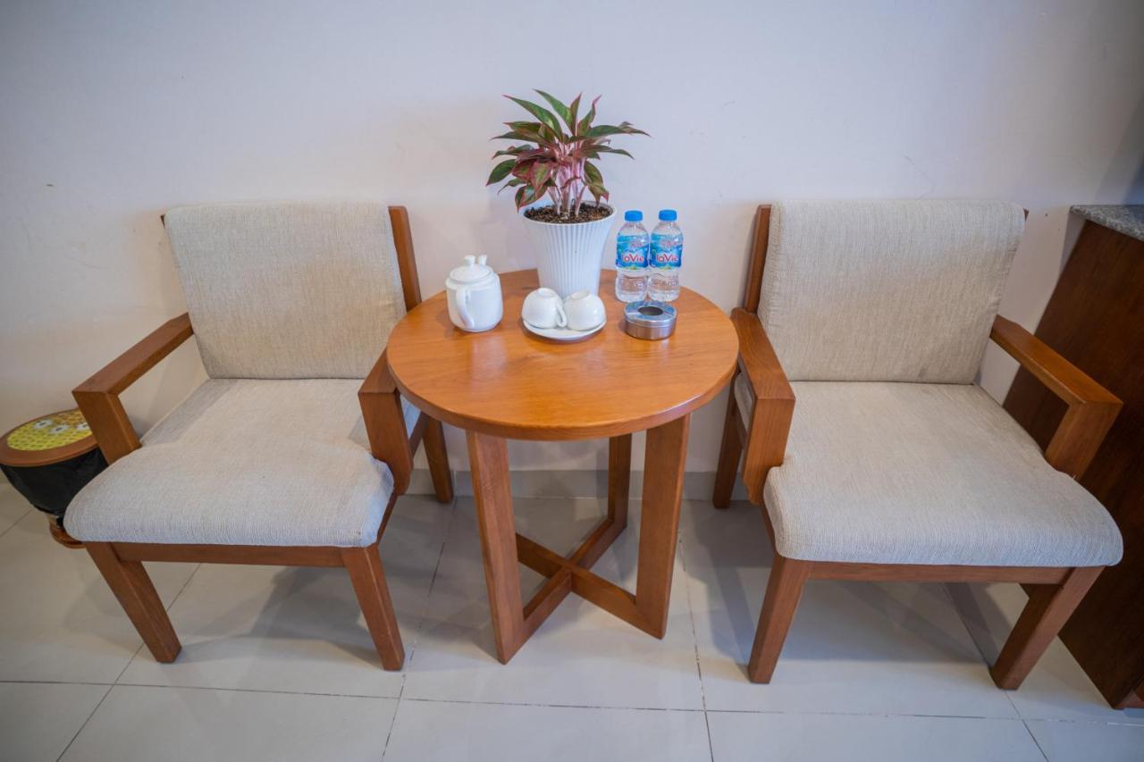 Hotel Khach San Bong Sen à Vi Thanh Extérieur photo