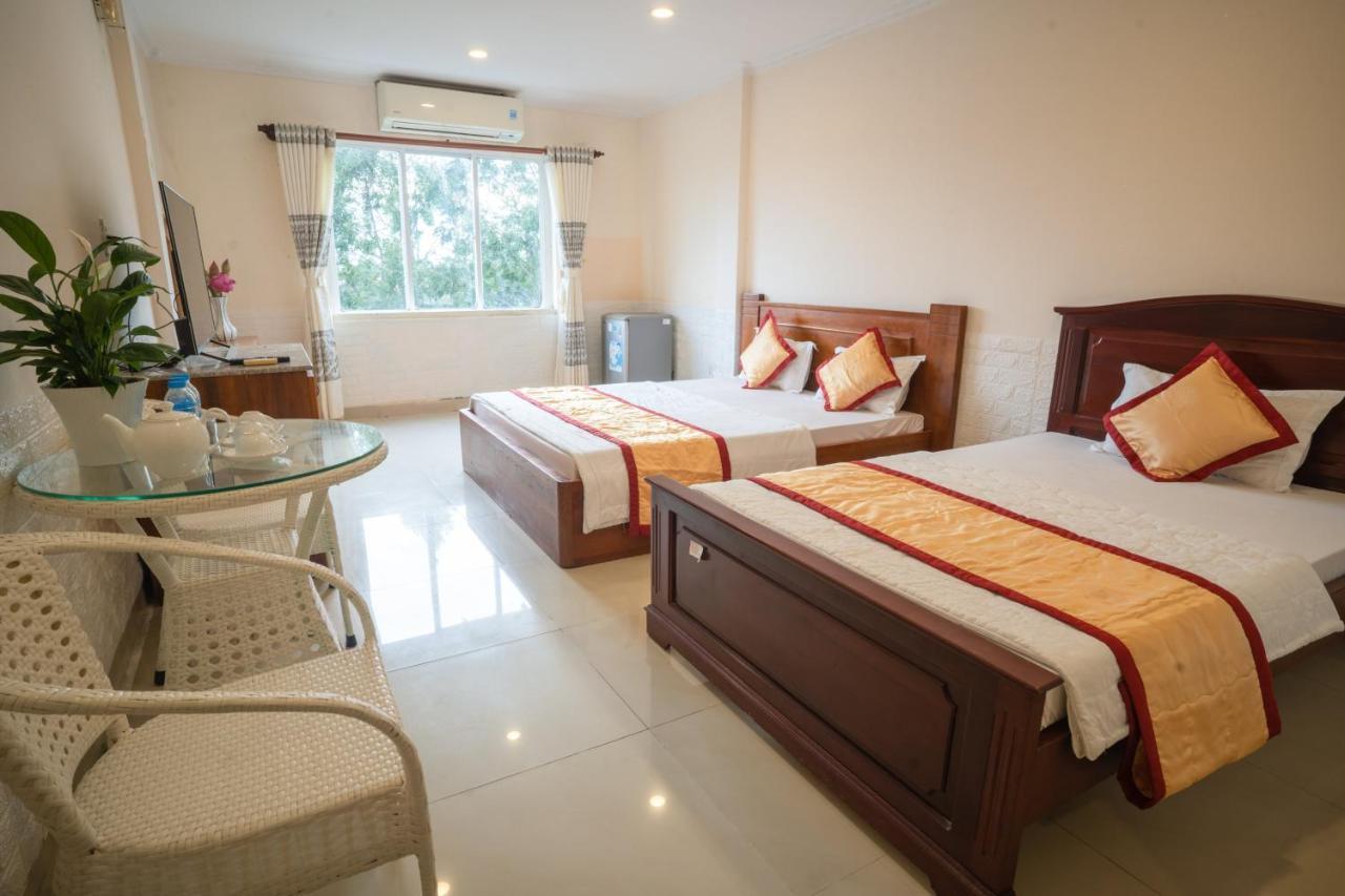 Hotel Khach San Bong Sen à Vi Thanh Extérieur photo